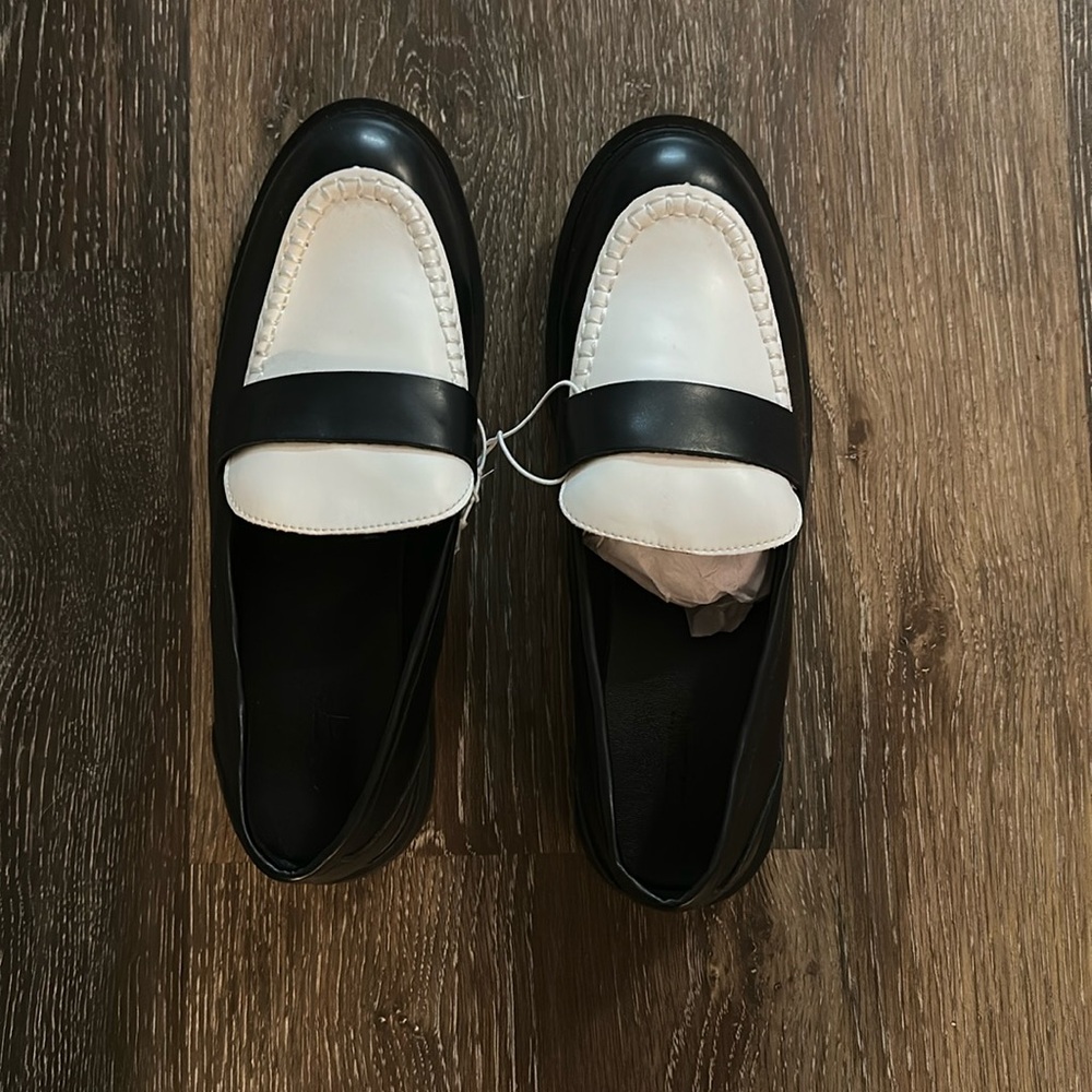 Old Navy Two-Tone Loafers